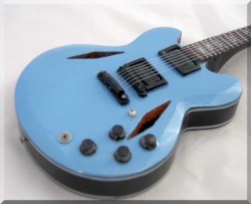 DAVE GROHL Miniature Mini Guitar Foo Fighters