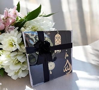 Muslim Prayer Rug, 7 in One Gift Set, Prayer Mat Surah Book, Tasbeeh, Scarf, Surah Case, Bookmark, Car Mirror Hanger, Prayer Beads,Islamic Gift for Umrah, Hajj, Wedding, Janamaz (Black)